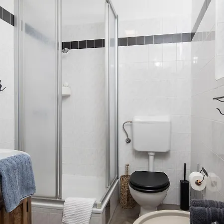 Stanza Campitelli For Up To 21 People In Istria With Private Pool And Pet Friendly Villa *