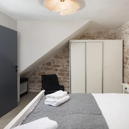 Stanza Campitelli For Up To 21 People In Istria With Private Pool And Pet Friendly Villa *