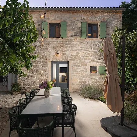 Stanza Campitelli For Up To 21 People In Istria With Private Pool And Pet Friendly Villa *