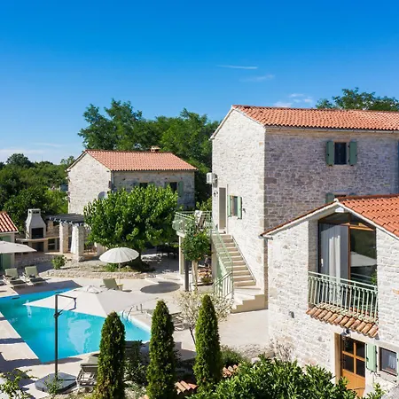 Stanza Campitelli For Up To 21 People In Istria With Private Pool And Pet Friendly Villa
