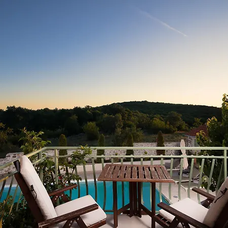 Villa Stanza Campitelli For Up To 21 People In Istria With Private Pool And Pet Friendly Bale
