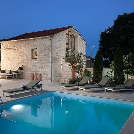 Stanza Campitelli For Up To 21 People In Istria With Private Pool And Pet Friendly Villa Bale
