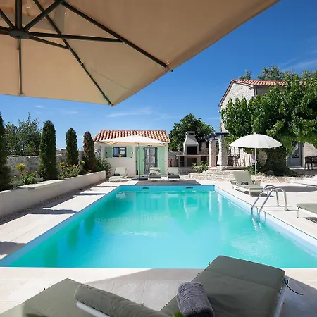 Villa Stanza Campitelli For Up To 21 People In Istria With Private Pool And Pet Friendly Bale